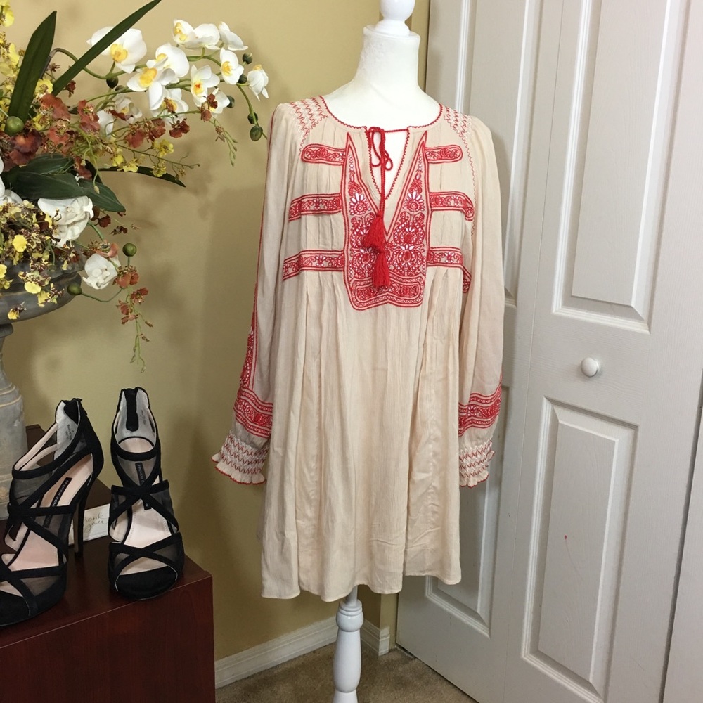 FREE PEOPLE WIND WILLOW EMBROIDERED MINI DRESS, CREAM, SIZE SMALL (NWT) - Picture 4 of 8